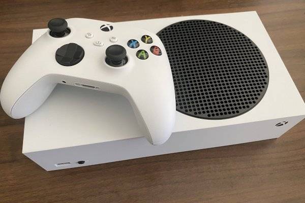 Xbox Series S, la consola pequeña de la nueva generación: esto es lo que viene al interior de su caja