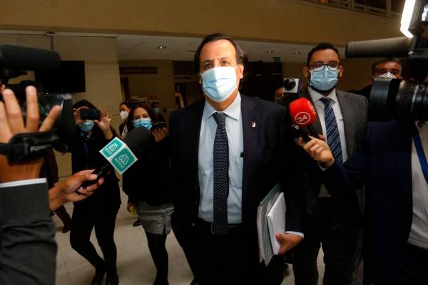 Víctor Pérez en su llegada al Congreso: "Me he sentido acompañado en momentos que son muy duros"