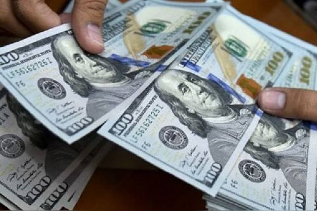 Peso se deprecia más de 4 al iniciar conteos en elección de Estados