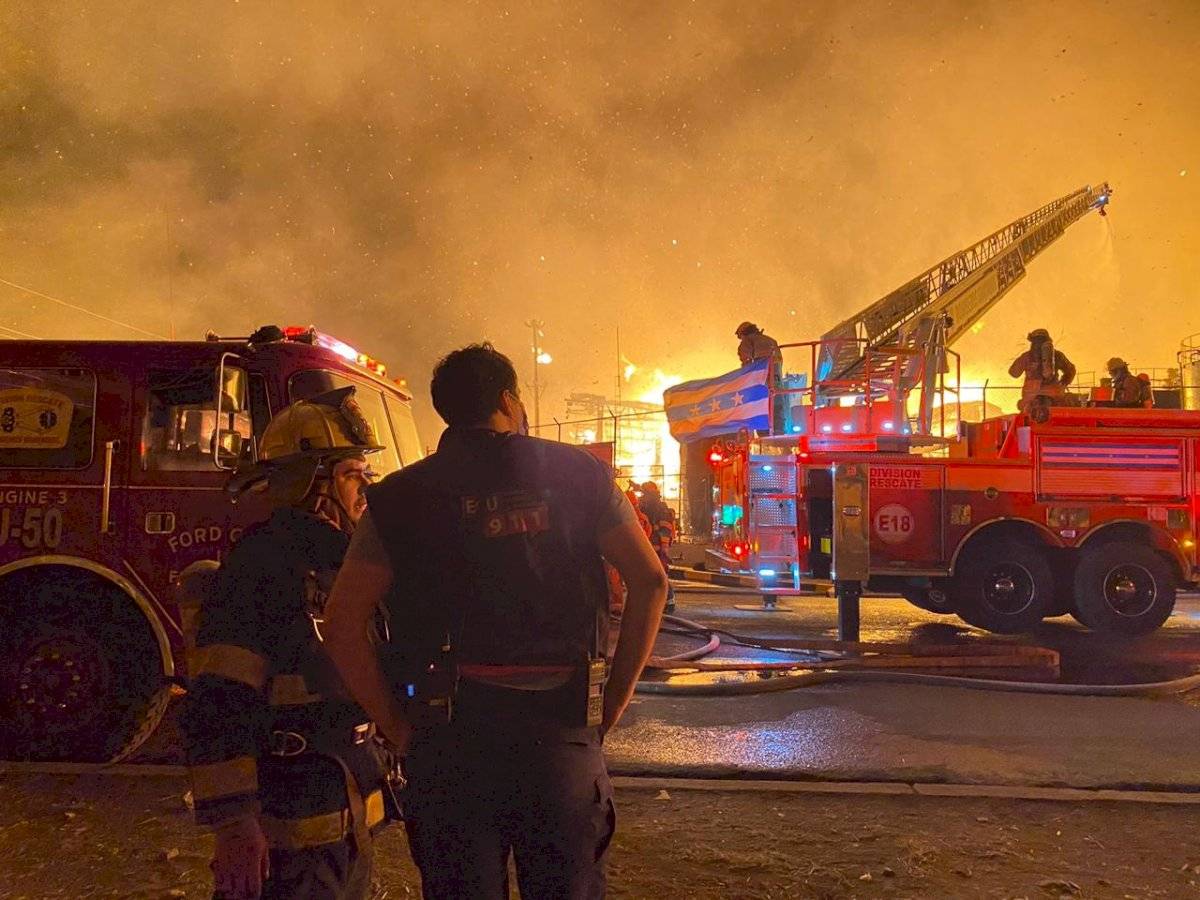 Incendio en fábrica en Durán