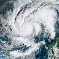 NOAA pronostica otra activa temporada con hasta diez huracanes
