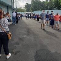 Máquinas dañadas, papeletas marcadas y largas filas, algunas de las denuncias de los electores