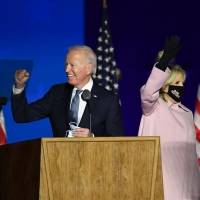 Biden le pasa a Trump en Georgia y se acerca en Pensilvania