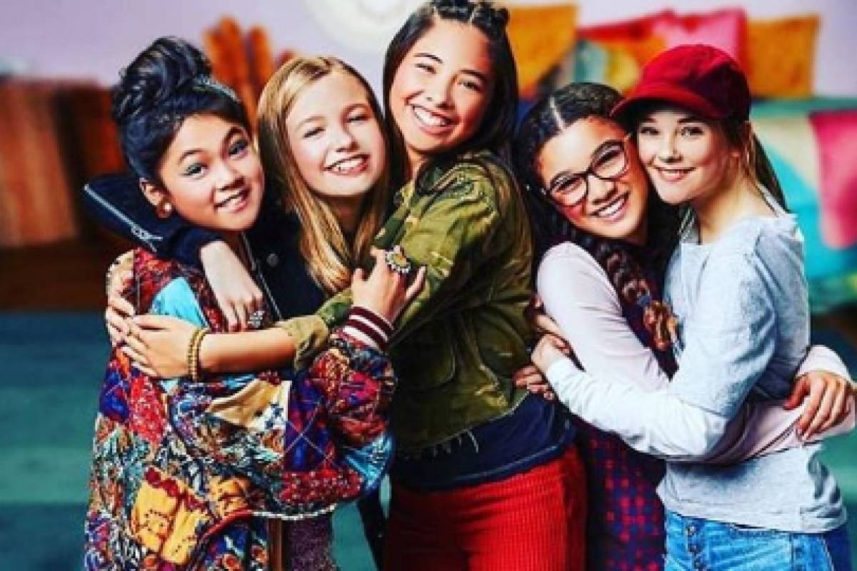 El Club De Las Niñeras Reparto