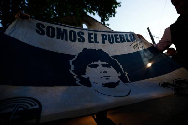 Estado de salud de Diego Maradona: la operación fue "exitosa" y ahora queda esperar