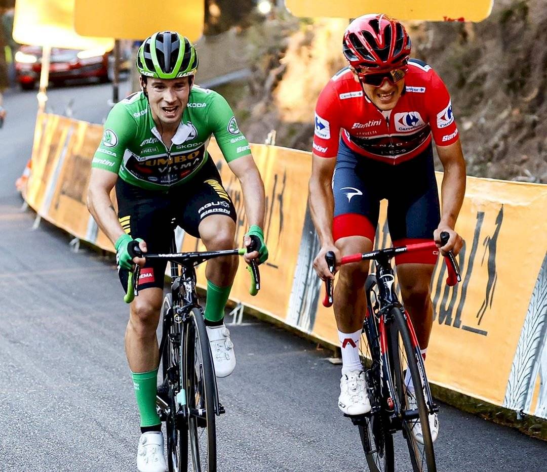 Richard Carapaz y Primoz Roglic