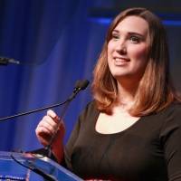 Quién es Sarah McBride, la primera senadora trans de Estados Unidos