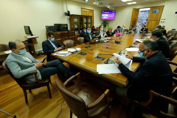 Segundo retiro del 10% es aprobado en particular en la Comisión de Constitución