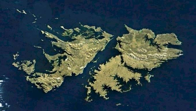 200 años del primer izamiento de la bandera argentina en Malvinas