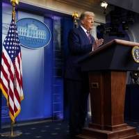 Cadenas televisivas de Estados Unidos interrumpen transmisión del discurso de Trump
