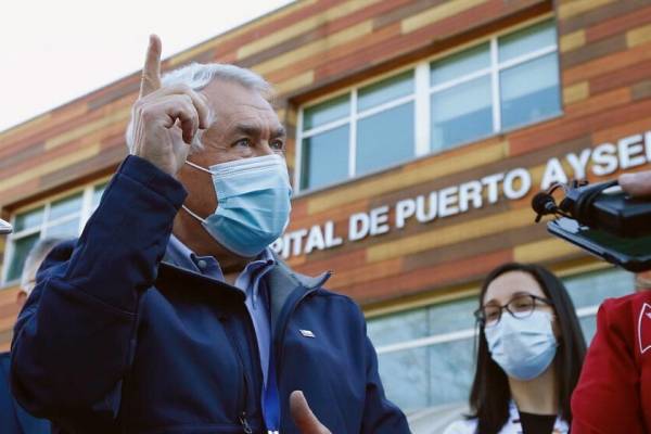 49 mil correos del Minsal contra el tiempo: tribunal rechaza pedido del ministro Paris de 42 días de plazo