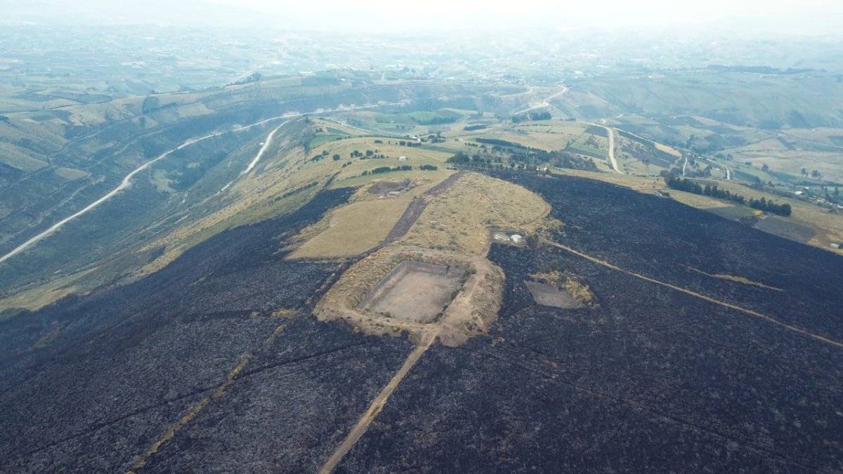 Controlan incendio del Parque Nacional Cayambe, 2000 hectáreas fueron afectadas