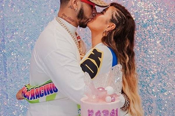 ¿Fin de amor entre Karol G y Anuel AA? Los extraños mensajes que andan dando vuelta en las redes