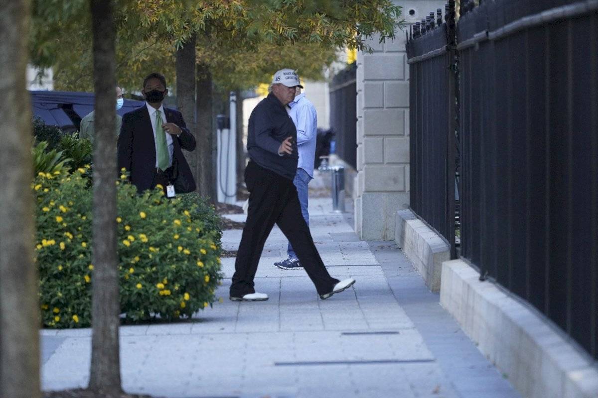 El presidente de los Estados Unidos, Donald J. Trump, regresa a la Casa Blanca después de jugar golf en el Trump National Golf Club