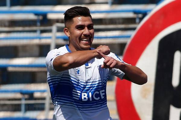 César Pinares viajó a firmar por Gremio en Brasil y la Católica quiere a un ex azul para reemplazarlo