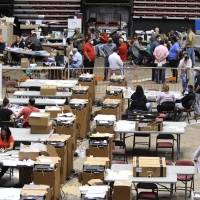 Encuentran maletín del Precinto 1 de San Juan en la CEE