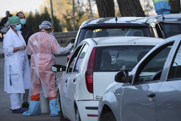 Médicos piden "cierre total" de Italia por coronavirus: "La situación en un mes será dramática"