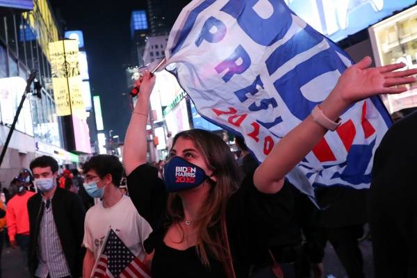 "Bye Bye Bye" y "Party in the USA" regresan a ranking de canciones más escuchadas tras triunfo de Biden sobre Trump