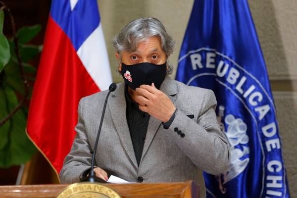 Senador Alejandro Navarro es trasladado de urgencia al Hospital Las Higueras