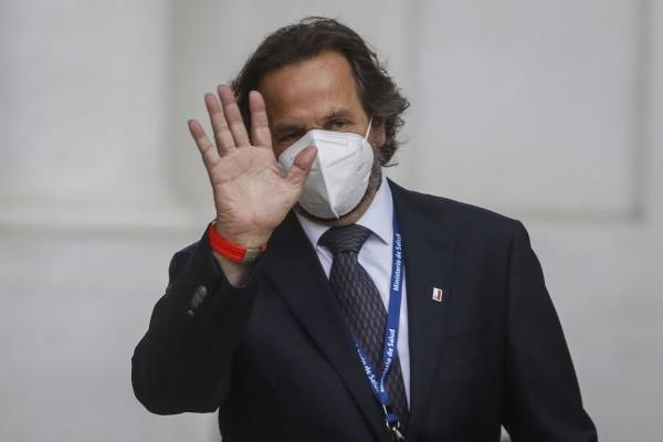Alerta machista: piden renuncia de Alberto Dougnac
