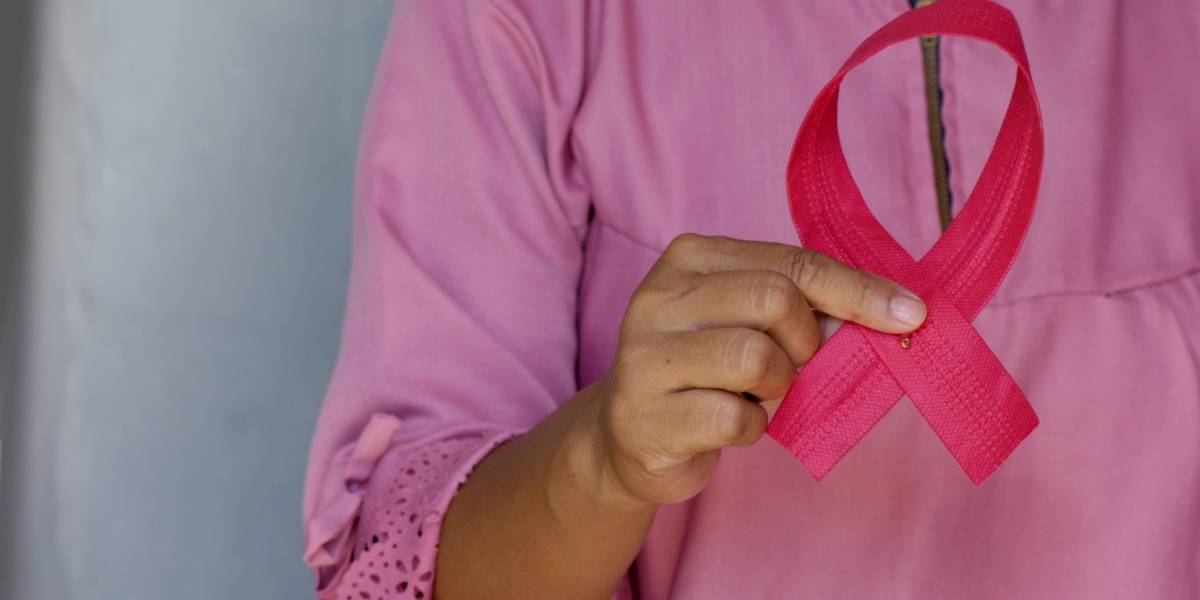 Científicos trabajan en cóctel contra el cáncer de mama más agresivo