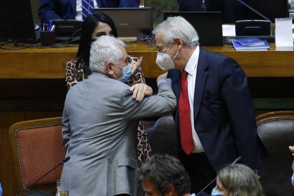 Mañalich delinea su defensa en tribunales y apunta contra Epivigila