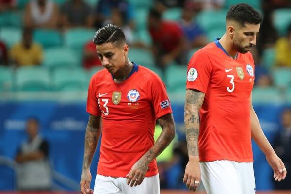 Los atrasos llenan de dudas a Rueda para el partido clave de la "Roja" ante Perú