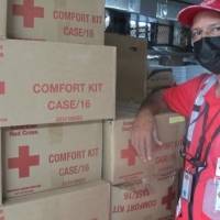 Veteranos brindan su servicio con la Cruz Roja para combatir enfermedades y desastres