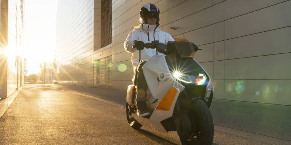 BMW y su genial scooter eléctrico, el Motorrad Definition CE 04