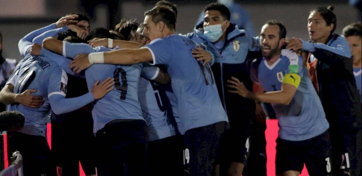 Titular de Uruguay vs Colombia
