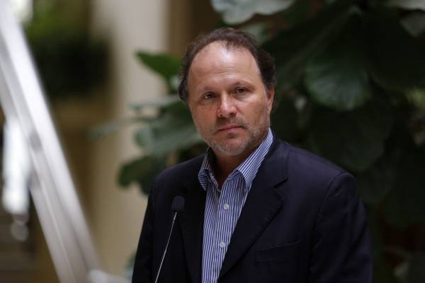 Senador Alfonso de Urresti: "La plata del retiro de las AFP no es para regalos de Navidad"