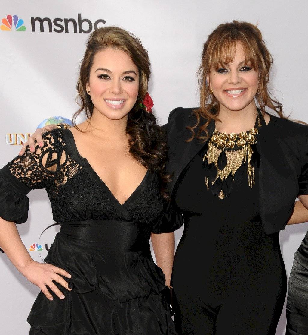 La cantante Chiquis se separa tambien ¿Del apellido Rivera?