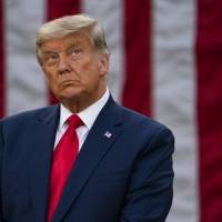 Twitter bloquea cuenta de Trump