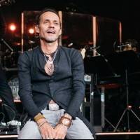 Marc Anthony arrasa en las plataformas con la versión acústica de "Un amor eterno"