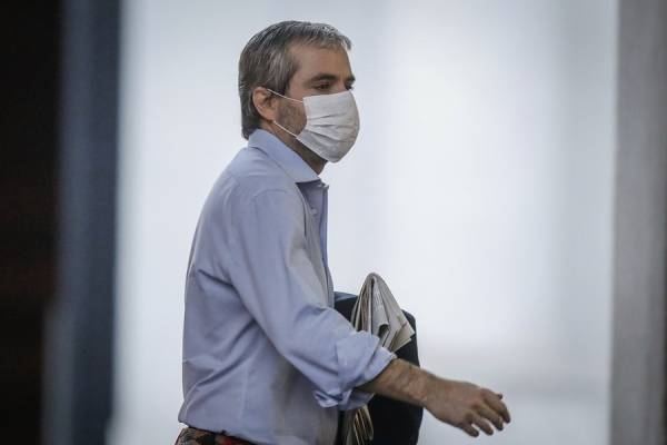 Blumel deja abierta la opción de postular a la Convención Constitucional