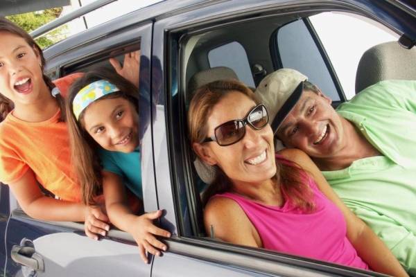 Retiro del 10% produce "boom" en la compra de autos y automotoras venden en "verde" por falta de stock