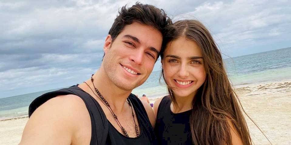 Michelle Renaud y Danilo Carrera