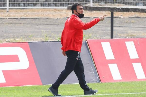 Informe arbitral revela insultos de Gustavo Quinteros en expulsión ante Palestino