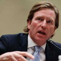 Trump despide al director de agencia de seguridad electoral