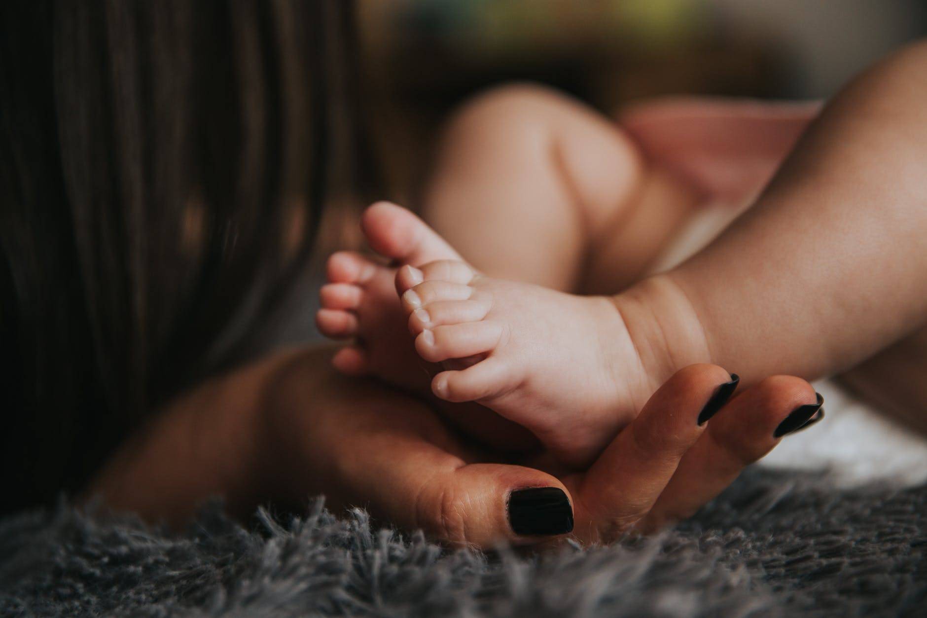 En este período olvídate de las actividades del hogar, y disfruta de tu bebé. Descansar
