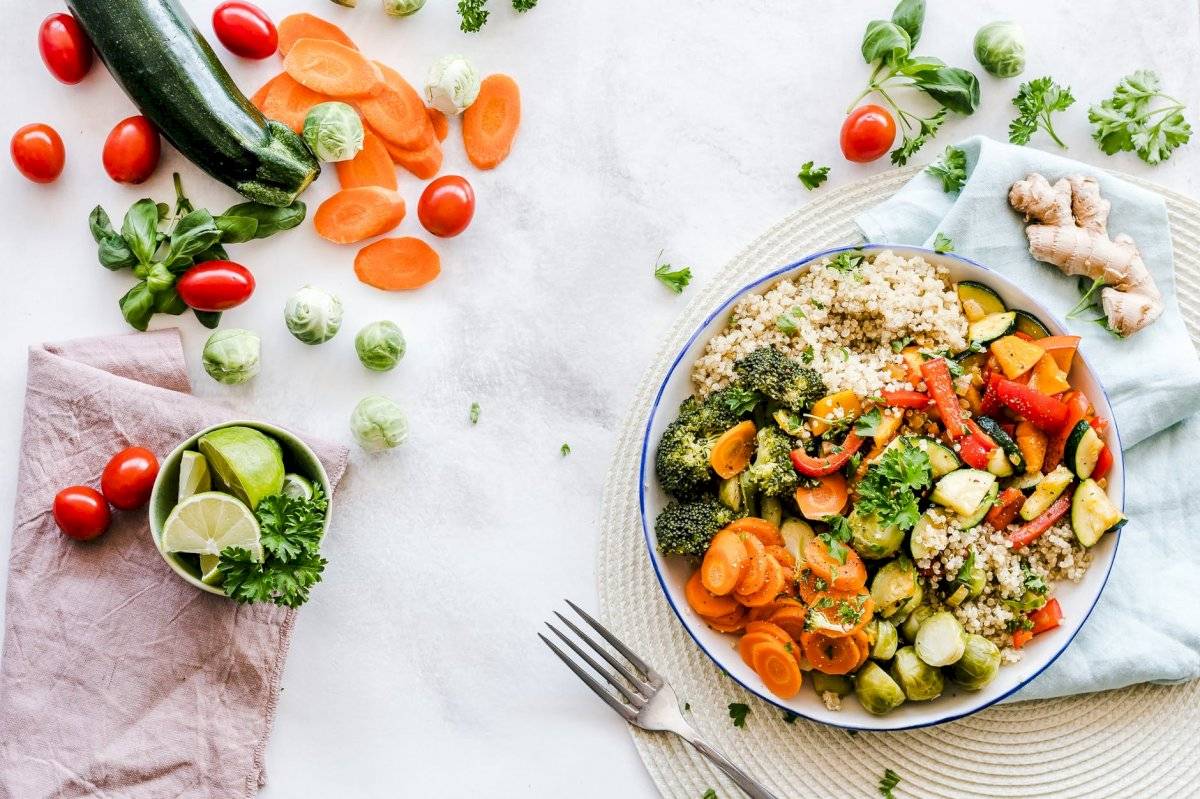 En el período de recuperación es importante comer con abundantes frutas, vegetales y proteínas.