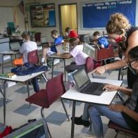 La OMS defiende mantener abiertas las escuelas; cree evitables los confinamientos