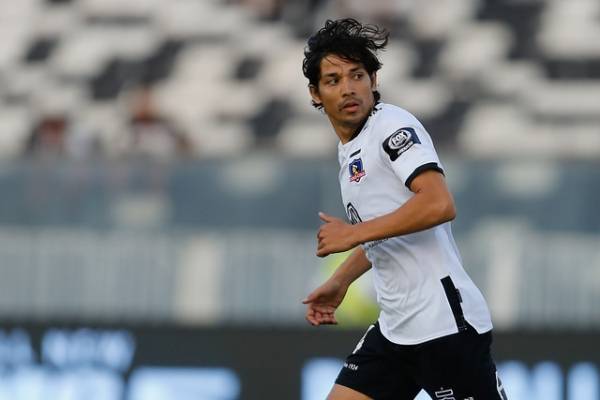 Matías Fernández extiende su permanencia en Colo Colo: "De acá me sacan con Carabineros"