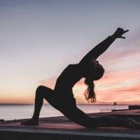 Estas são as três posturas de yoga que permitem rejuvenescer