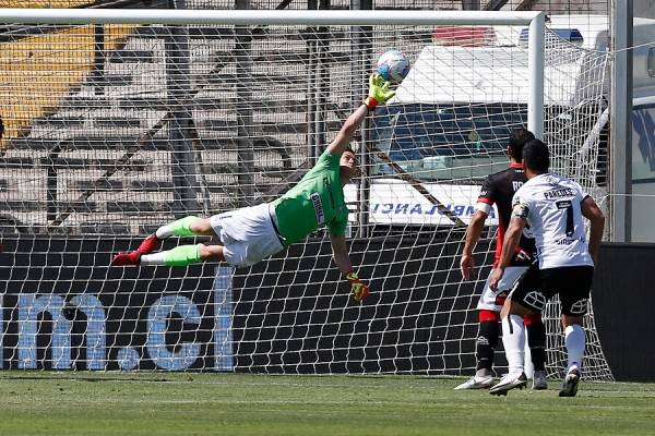 Ignacio González, el arquero formado en Macul que entrena con pelotas de tenis: "Colo Colo no va a descender"