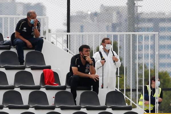 La sacó barata: Gustavo Quinteros recibió dos fechas de castigo por sus insultos al árbitro en el duelo ante Palestino
