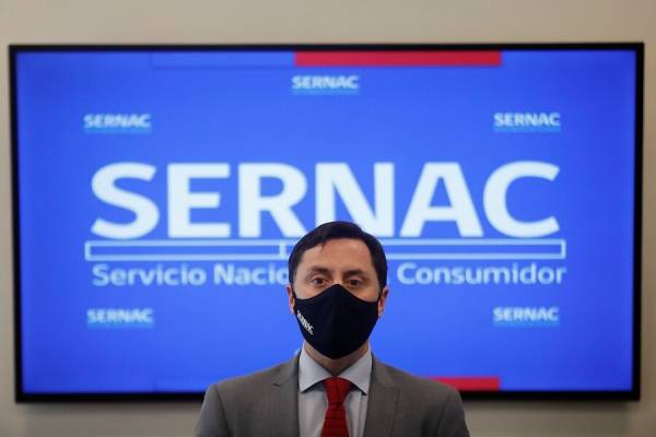 Sernac presenta demandas colectivas contra Falabella y Paris por problemas en compras online durante pandemia