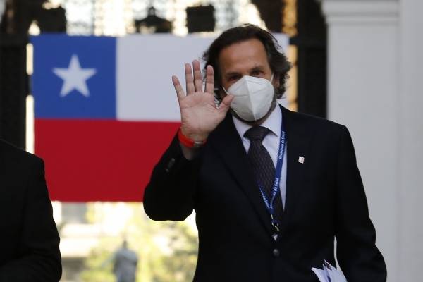 Revientan en redes sociales a subsecretario de Redes Asistenciales por dichos sobre doctora muerta por coronavirus