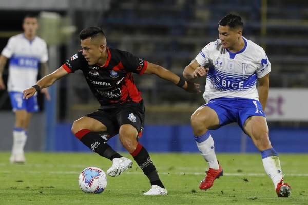 La UC sigue sola en la punta del torneo tras vencer de local 5-3 a Antofagasta