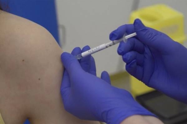 Rusos dicen que su vacuna contra el coronavirus será más barata que las de EE.UU.